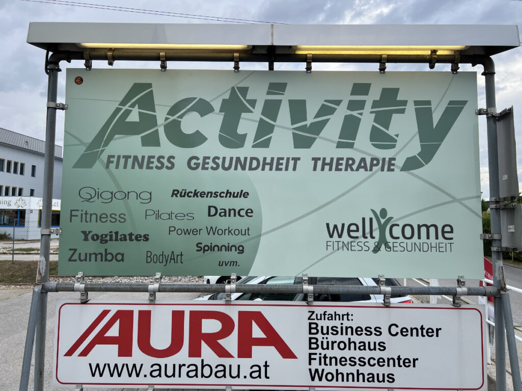 Werbetafel von Cut & Print für Activity