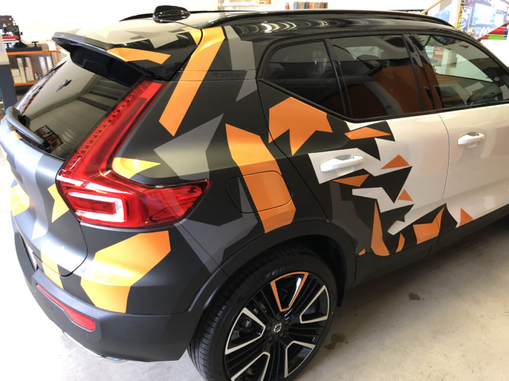 Fahrzeugfolierung Muster Orange, Grau, Schwarz